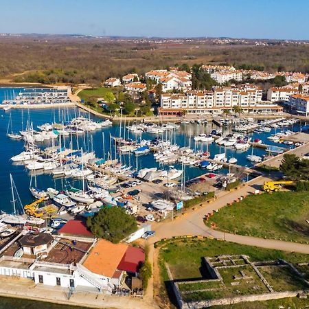 Rona Holiday Home Ana Porec Bagian luar foto