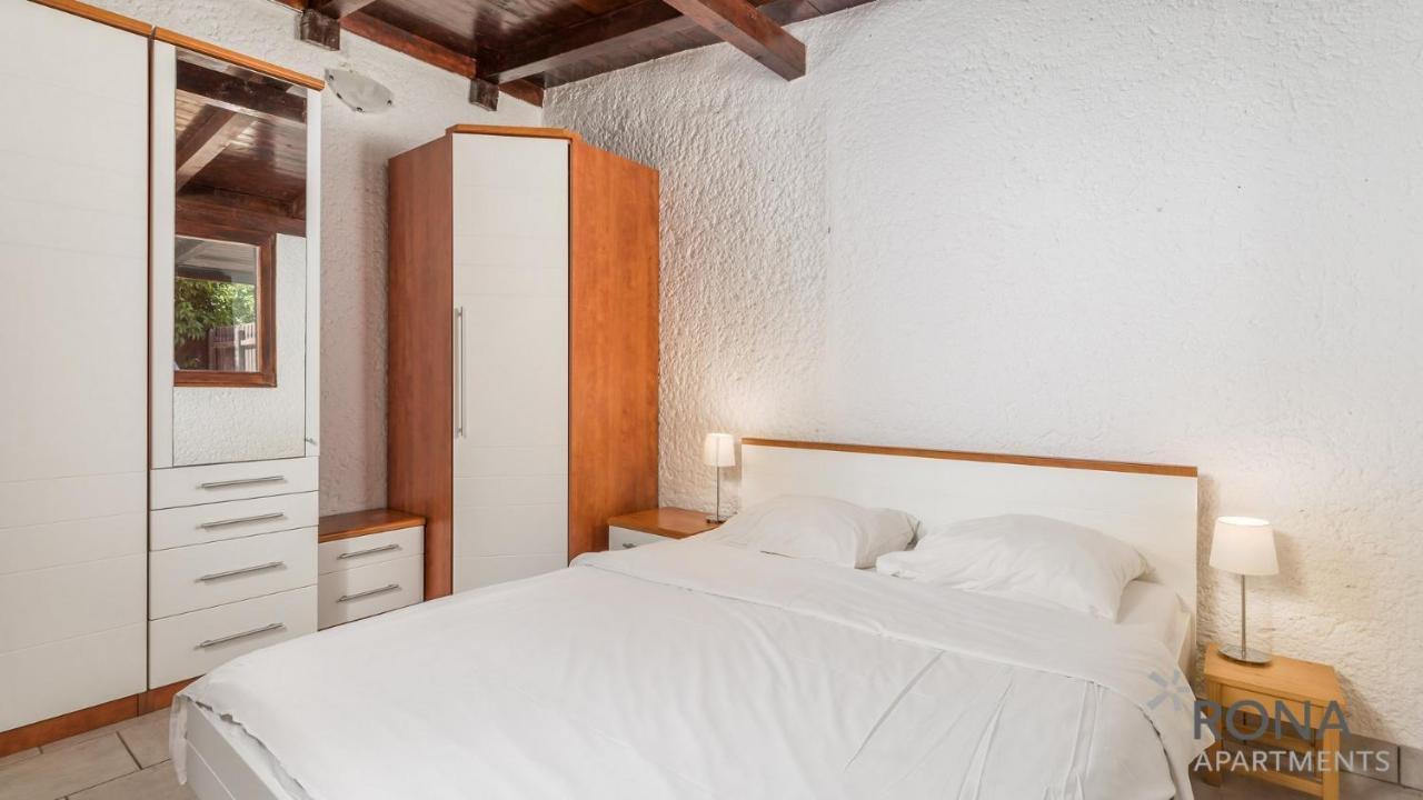 Rona Holiday Home Ana Porec Bagian luar foto