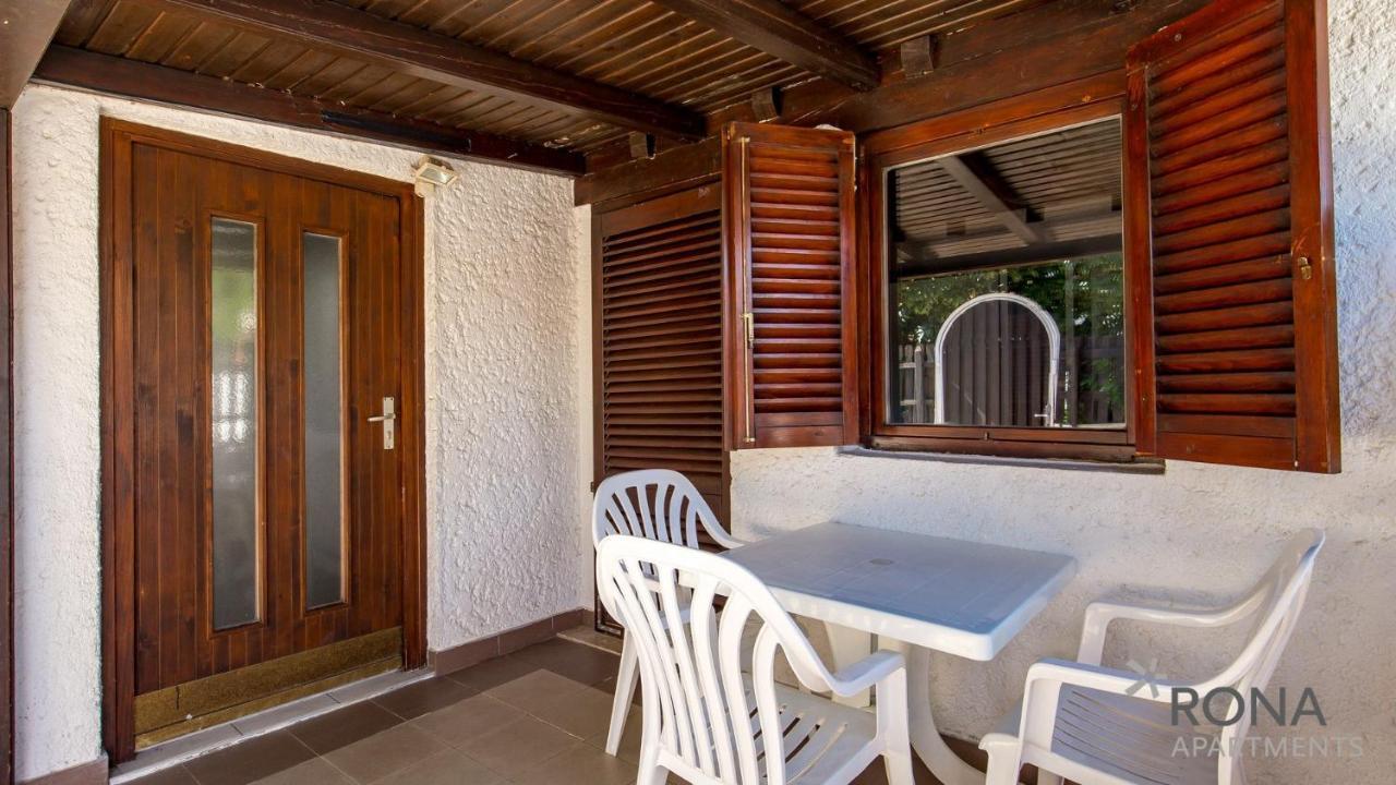 Rona Holiday Home Ana Porec Bagian luar foto