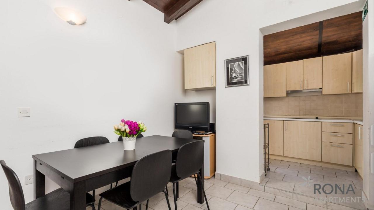 Rona Holiday Home Ana Porec Bagian luar foto