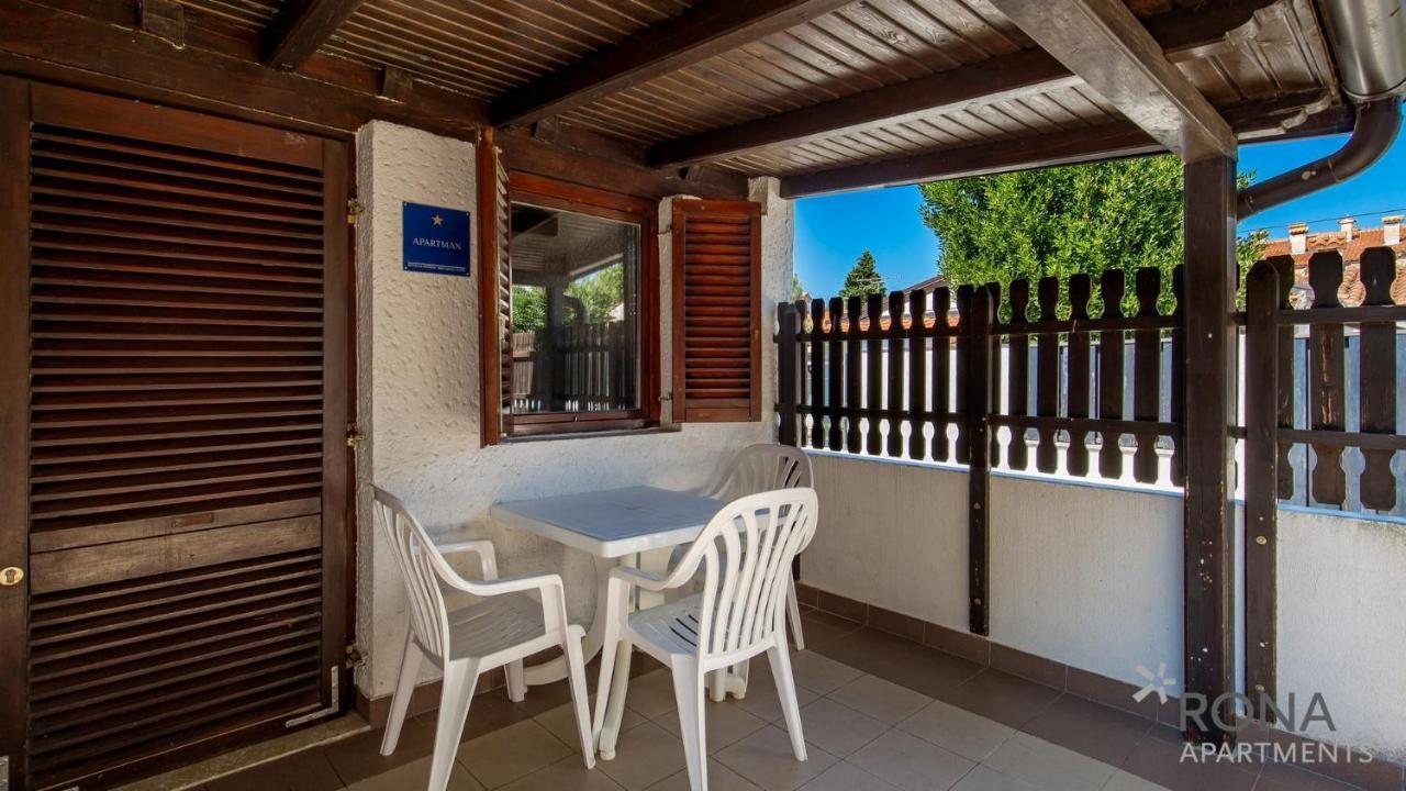 Rona Holiday Home Ana Porec Bagian luar foto