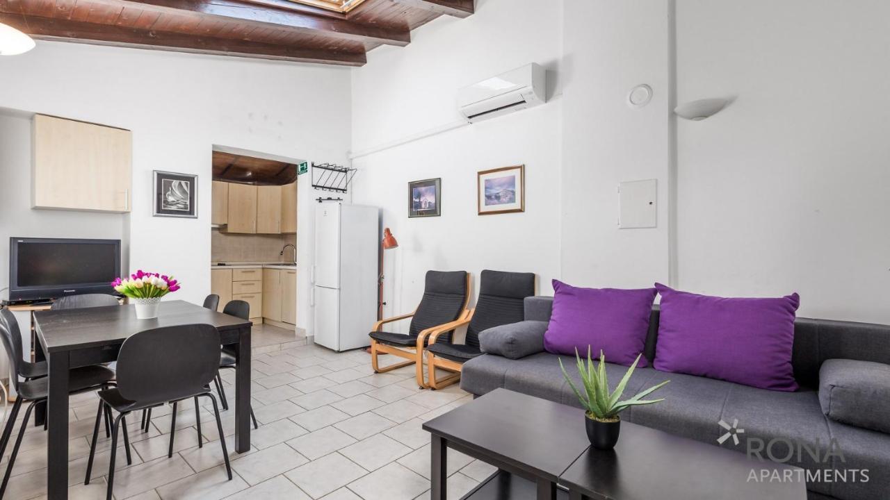 Rona Holiday Home Ana Porec Bagian luar foto
